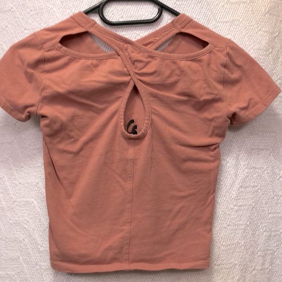 3/$25 - Trillium crop tshirt with roses - Picture 3 of 5